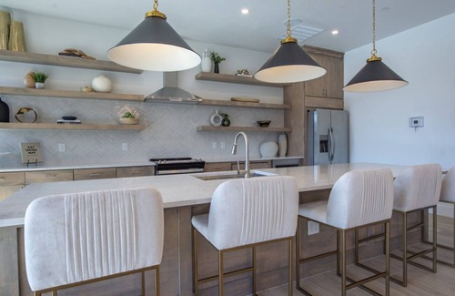 Venus Apartment | Barsala l Chic & Comfortable 2BD w/On-Site Amenities