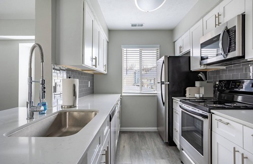 Indianapolis Apartment | Barsala l Fully-furnished 1BD w/Pool & Gym Access