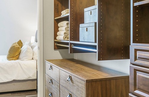 Downtown Indianapolis Apartment | Barsala l Gorgeous studio in the heart of Upper Canal