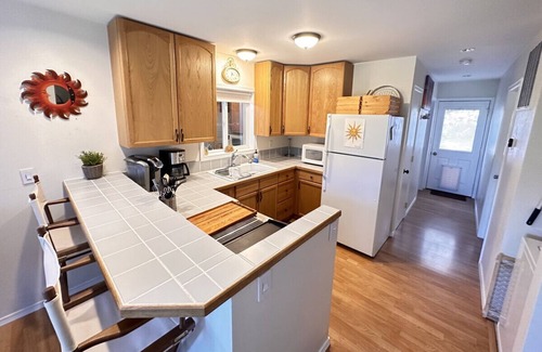 Sunland Estates House | Basalt Cottage, 5.4 miles from The Gorge Amphitheatre