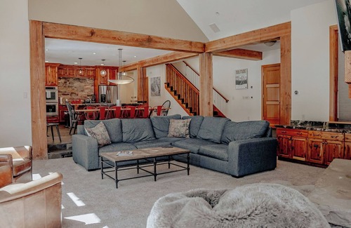 Salt Lake Mountain Resorts House | Basecamp by Cottonwood Lodging
