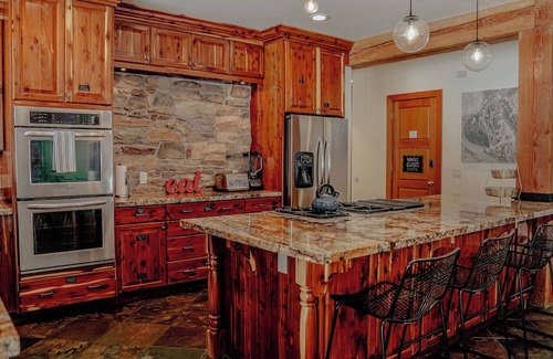 Salt Lake Mountain Resorts House | Basecamp by Cottonwood Lodging