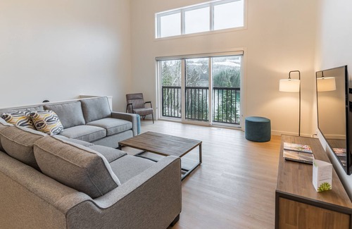 Revelstoke Hotel | Basecamp Resorts Revelstoke I Three Bedroom Suite (Dog Friendly)