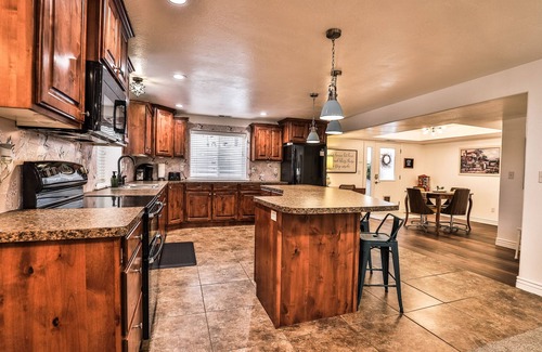 Farr West House | Basement apartment by Willard Bay