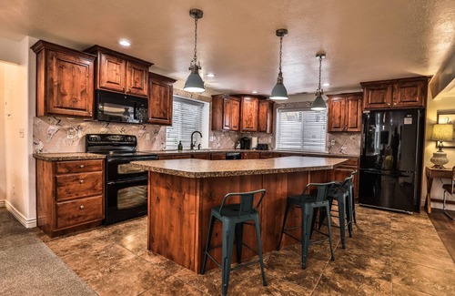 Farr West House | Basement apartment by Willard Bay