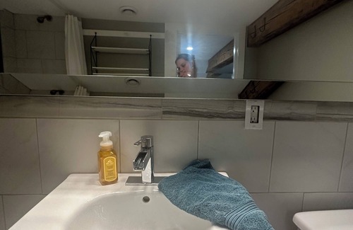 Thunder Bay Apartment | Basement studio sweet .full kitchen, Jacuzzi , gasfire ,Laundry step from dwntwn