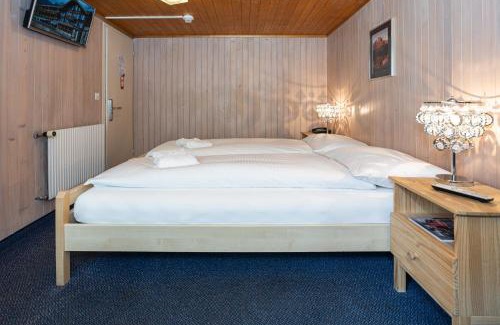 Grindelwald Cabin | Basic Rooms Jungfrau Lodge