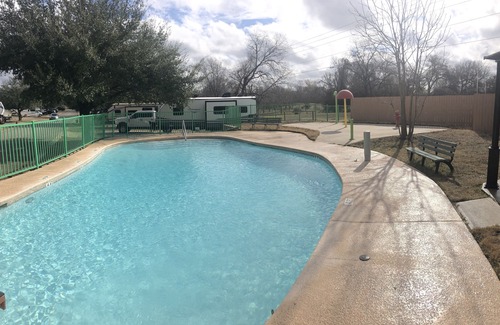 Bastrop House | Basin RV Resort Pool Apartment-Pet Free