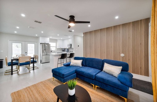 Saint Cloud Apartment | Basketball + Firepit + 20mi to Disney + in dwtn!