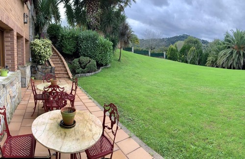 Berreaga-Mendi Villa | Basque Vintage Palace