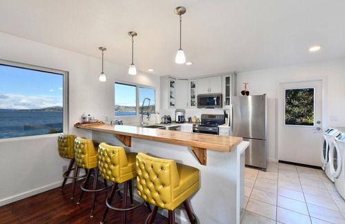 Clear Lake House | Bass Alley Bungalow with private dock and amazing fishing on Clear Lake
