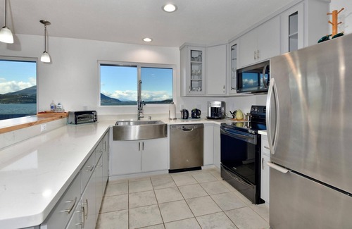 Clear Lake House | Bass Alley Bungalow with private dock and amazing fishing on Clear Lake