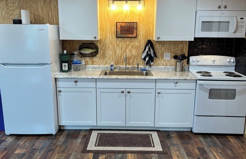 Commerce Cabin | Bass Lodge - Lakefront - New