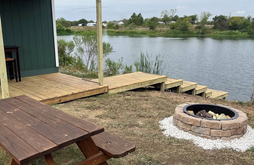 Commerce Cabin | Bass Lodge - Lakefront - New