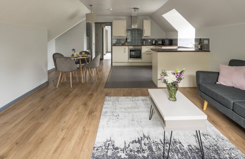 Southampton Apartment | Bassett Green by Viridian Apartments