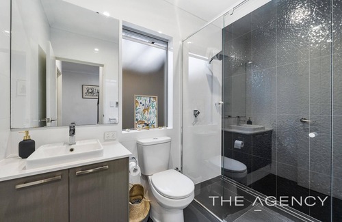 Bassendean House | Basso Retreat 4bdrm 3ba w/Pool
