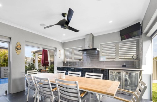 Bassendean House | Basso Retreat 4bdrm 3ba w/Pool