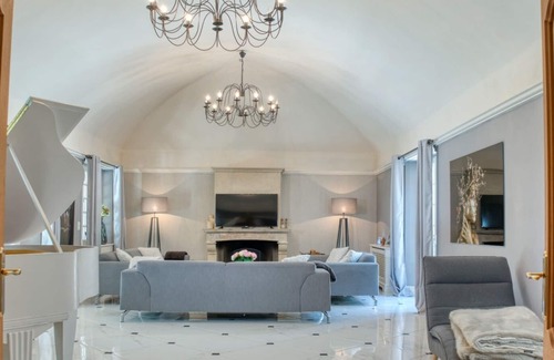 Peymeinade House | BASTIDE PROVENÇALE NEAR CANNES