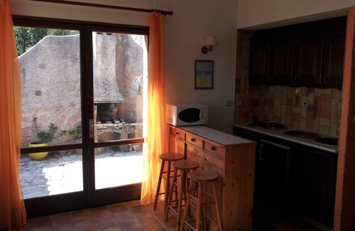 Carqueiranne House | Bastidon in luxury residence closed with direct access to the sea