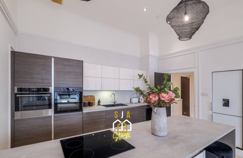 Central Aberdeen Apartment | Bastille Stay - SJA Stays - Luxury 2 Bed Apartment