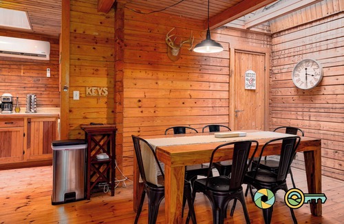 Mount Jackson Cabin | Basye Retreat - Authentic log cabin coziness!