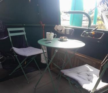Reyssouze Boat Rental | Bateau de charme cosy