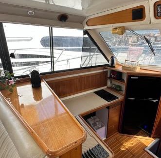 Grand Valinco Boat Rental | Bateau Vedette 14 mètres