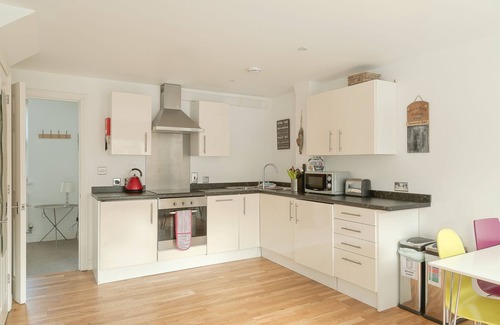 Bath Apartment | Bath Breaks UK Apartment single bathroom