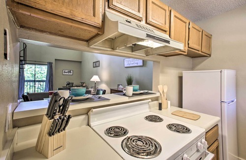 Highlands - Perkins Condo | Baton Rouge Condo < 3 Mi to Tiger Stadium!