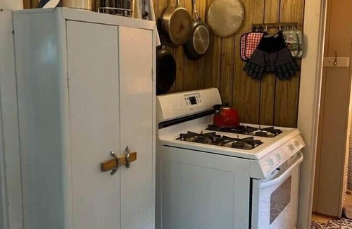 Brooklin Cottage | Batten's ReTreat (formerly Close Call Cottage)