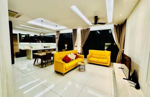 Batu Ferringhi Villa | Batu Ferringhi Home Near Beach in Penang with private pool
