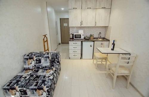 New Boulevard Apartment | Batumi Studio-with rooftop Pool-Sleeps2