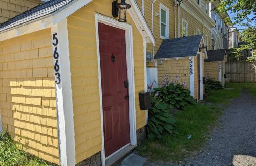 Downtown Halifax Apartment | Bauer Terrace - Cozy 1 bedroom beside The Citadel