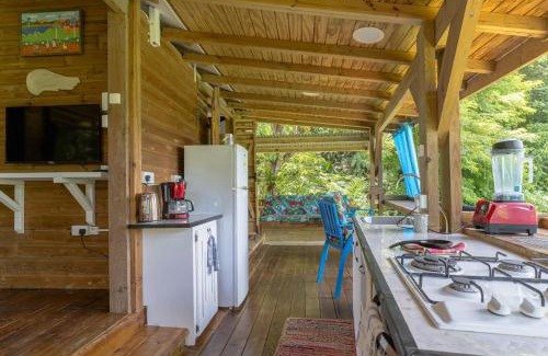 Fond Cani House | Bauhinia-