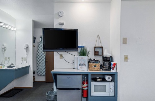 Leavenworth Apartment | Bavarian Gasthaus, Suite D | 0 Bed, 1 Bath
