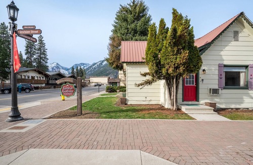 Leavenworth Apartment | Bavarian Gasthaus, Suite D | 0 Bed, 1 Bath