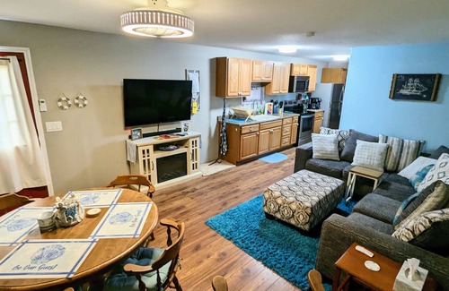 Palacios House | Bay Area Barndominium - Community boat ramp!