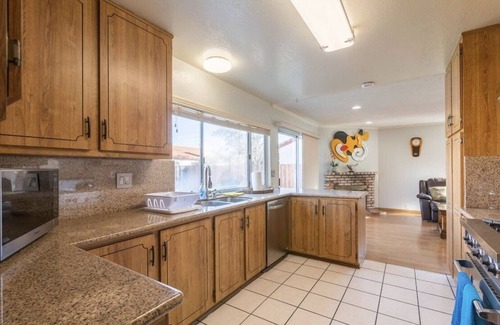 Hayward House | Bay Area Home near San Francisco w/AC