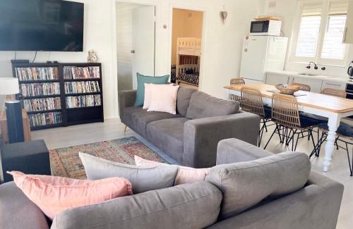 Encounter Bay House | Bay Breeze Cottage