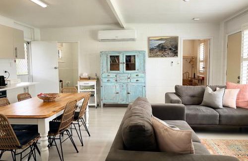 Encounter Bay House | Bay Breeze Cottage