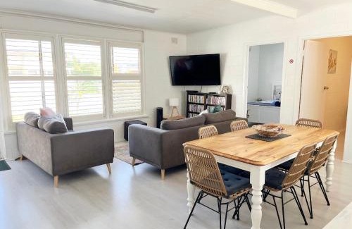 Encounter Bay House | Bay Breeze Cottage