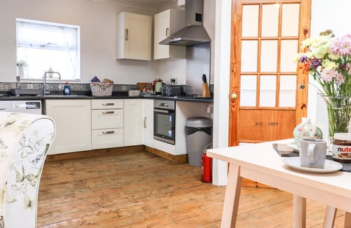 Pevensey Cottage | BAY COSY, pet friendly, character holiday cottage in Pevensey Bay