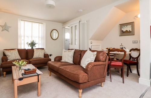Morecambe House | BAY COTTAGE NO 5, family friendly, with a garden in Morecambe