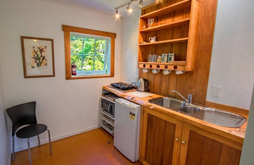 Takaka House | Bay Cottage - Takaka Holiday Unit