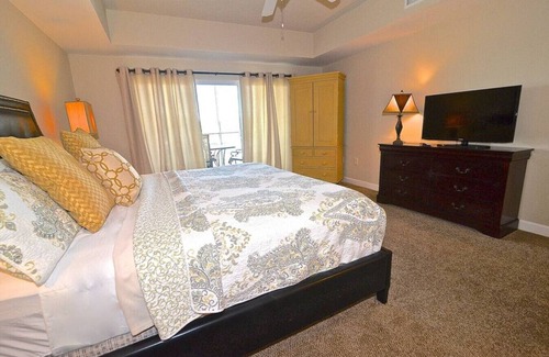Gulf Shores Condo | Bay front- Bay John-boat slips-pier