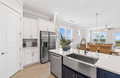 Port St. Joe House | Bay-Front Luxury Home w/Stunning Views, Expansive Porches-Family Friendly