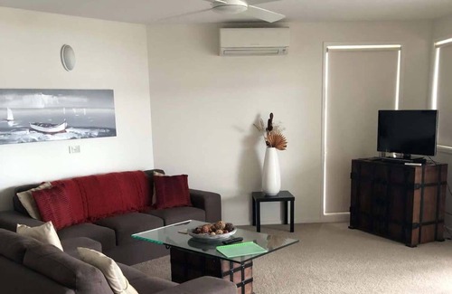 Batemans Bay Apartment | Bay Getaway...walking distance to town
