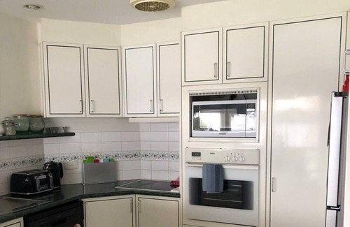 Batemans Bay Apartment | Bay Getaway...walking distance to town