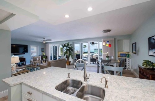 Islamorada Condo | Bay Harbour Islamorada Oceanfront Views 3/2.5 UPDATED condo DOCK