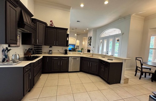 Bay Hill House | Bay Hill Golf! Minutes to Parks! Restaurant Row! Location location Location!